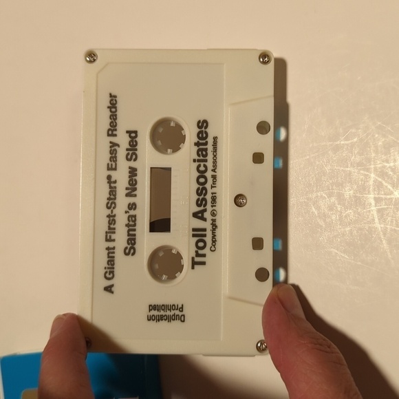 Troll Assoc. Authors Christmas Paperback Book Set w/Cassette Tape - Picture 5 of 6